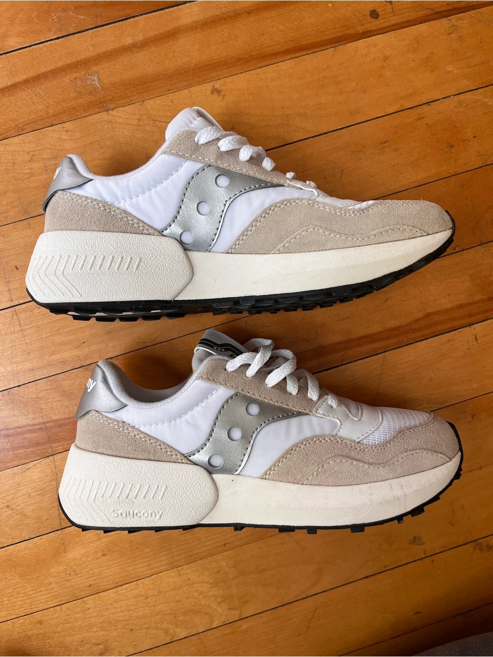 Saucony Jazz NXT - White, Beige & Silver Women’s Runners 7.5